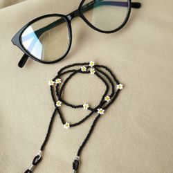 Black eyeglass Daisy chain. Beaded lanyard Sunglasses chain.
