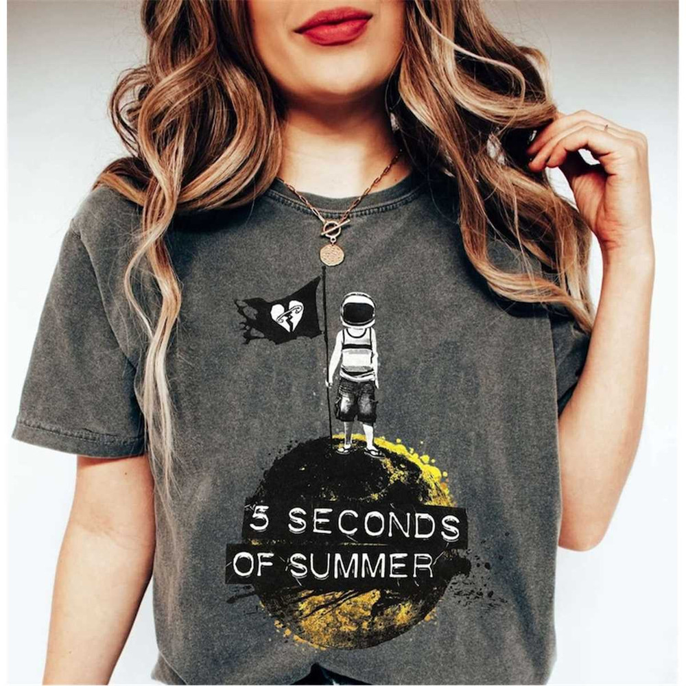 MR-452023151923-outer-space-5-seconds-of-summer-shirt-take-my-hand-tour-image-1.jpg