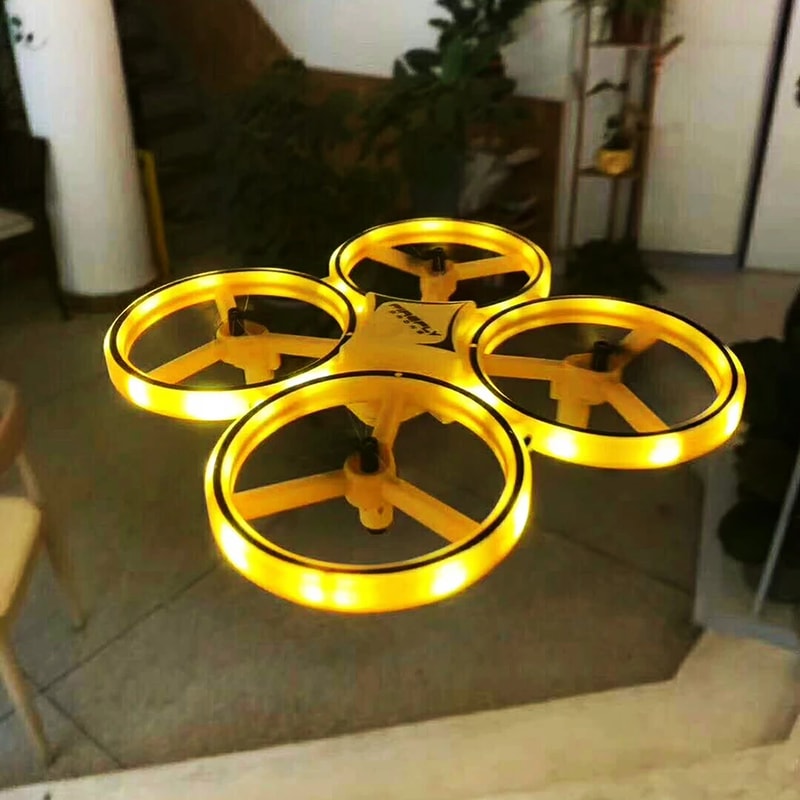 Four-Axis Smart Gesture Controlled Drone 2