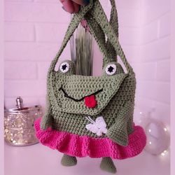 PDF crochet baby frog shoulder bag, frog purse pattern, crochet bag pattern, crochet frog bag, crochet frog mini bag