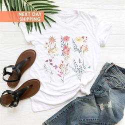 flower t-shirt, women trendy tshirt, spring concept,  nature tee, flower gift,  gardener botanical shirt, save the bees
