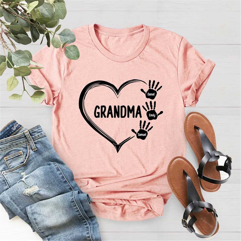 MR-65202313235-personalized-grandma-shirt-grandma-heart-shirt-grandma-mama-image-1.jpg