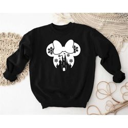 christmas snowflake sweatshirt, mickey sweatshirt, disney trip shirt, disney family shirt, disney sweater, disneyworls s