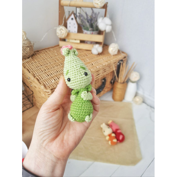 Green Crochet flower bulb.jpg
