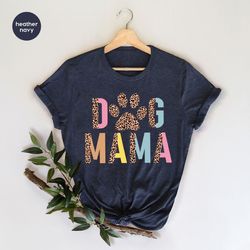 dog mama leopard print crewneck sweatshirt, aesthetic dog mom paw graphic shirts, gifts for dog mom, retro dog mom sweat