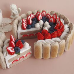 Felt Charlotte cake with strawberry for kid's kitchen, Gift Birthday cake pretend food