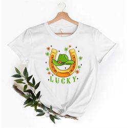 lucky retro shirt,st patricks day gift,lucky horseshoe retro tshirt,women st patrick,shamrock t-shirt,cowboy hat tee,wes