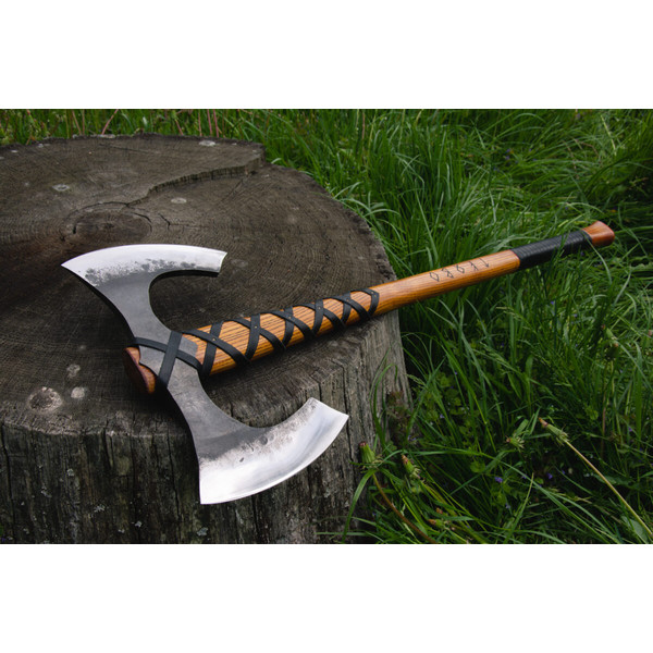 Double-head-viking-axe-2-1200x800.jpg
