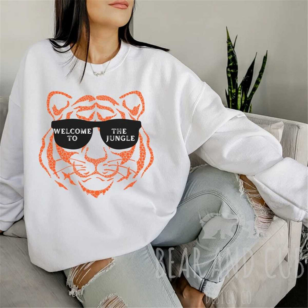 MR-95202317213-vintage-style-cincinnati-football-sweatshirt-welcome-to-the-white.jpg