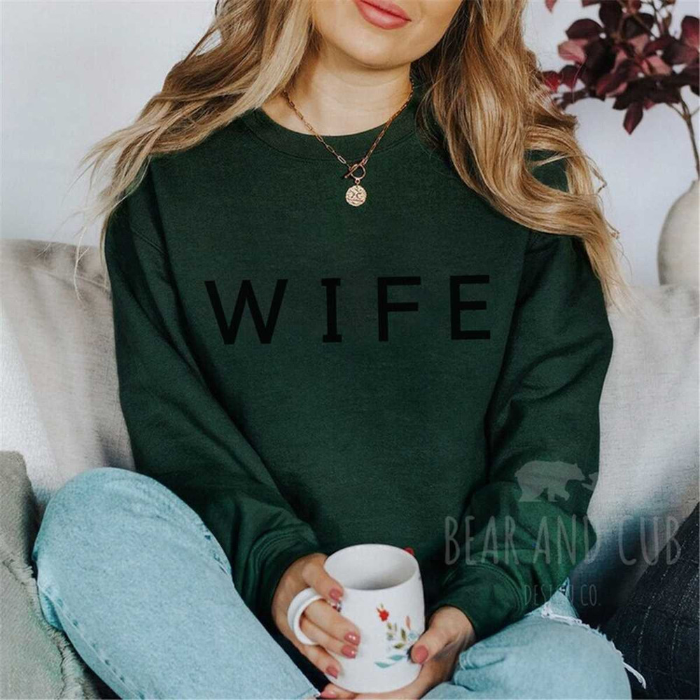 MR-95202320247-wife-sweatshirt-wifey-trendy-graphic-sweatshirt-gift-for-image-1.jpg