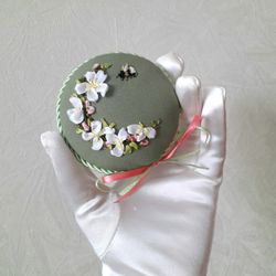 Green pincushion pillow ribbon embroidery, needle case with embroidered bee , embroidered pin accessory