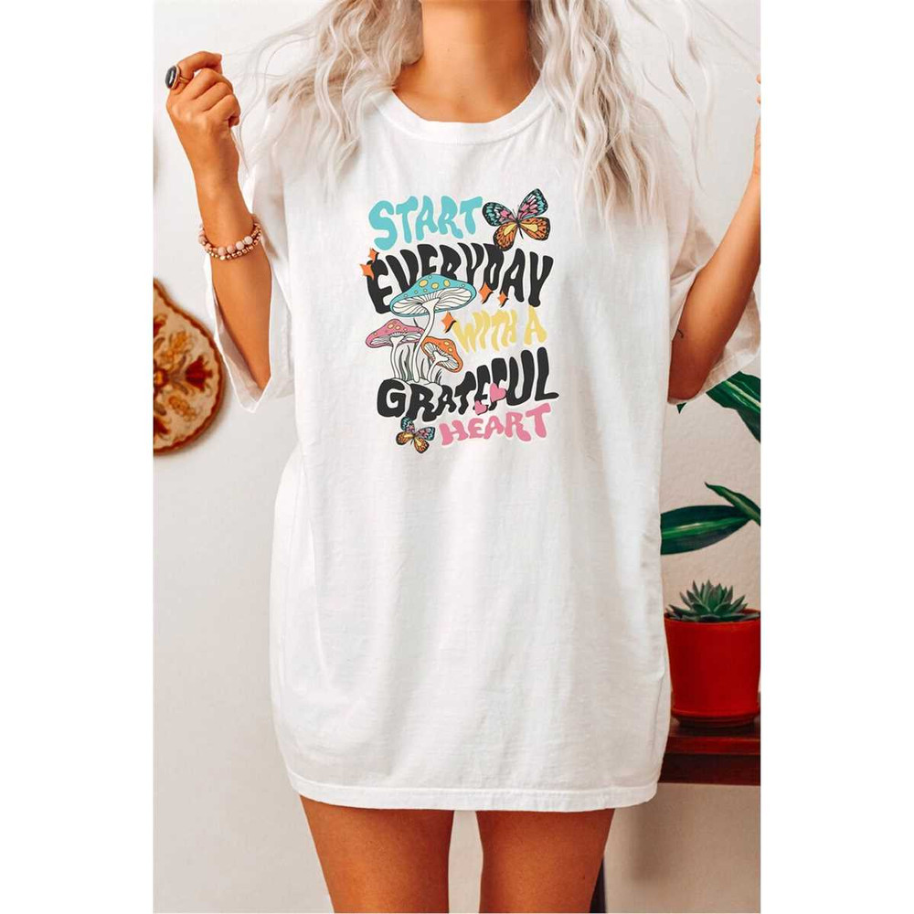MR-10520239451-start-everyday-with-a-grateful-heart-oversized-cool-boho-white.jpg