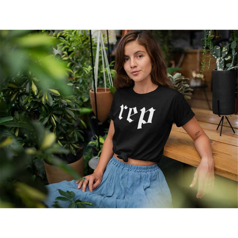 MR-115202391159-taylor-swift-reputation-t-shirt-taylor-swift-merch-taylor-image-1.jpg