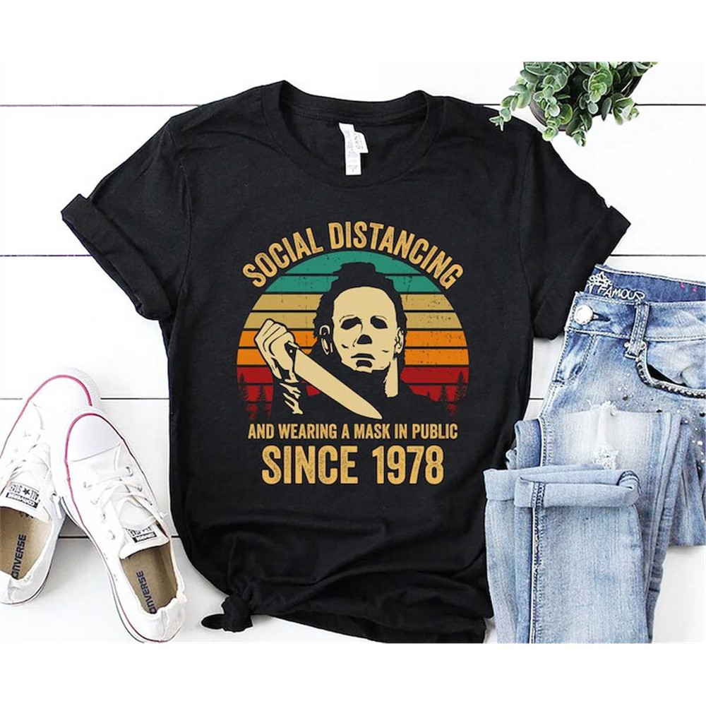 MR-115202317506-michael-myers-shirt-social-distancing-and-wearing-a-mask-in-image-1.jpg
