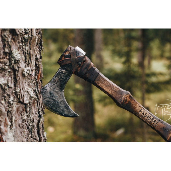 single-handed-viking-axe_1031x688.jpg