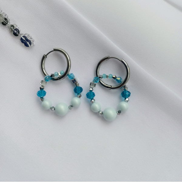 Blue-Swarovski-pearls-earrings