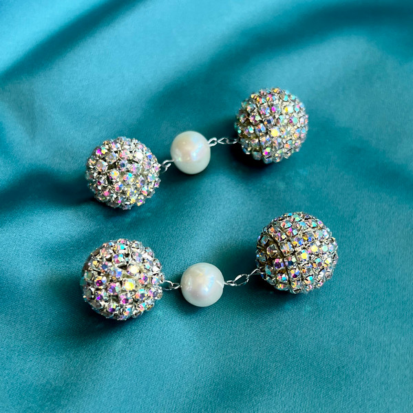 crystal balls pearl earrings Oscar de la renta