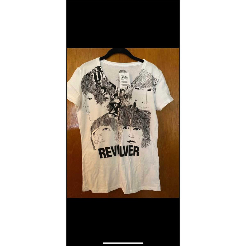 MR-155202315549-beatles-womens-mediumlarge-revolver-album-cover-v-neck-tee-t-image-1.jpg