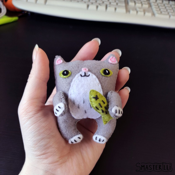 Felt baby cat sewing pattern and tutorial by Smasterilli 4.JPG