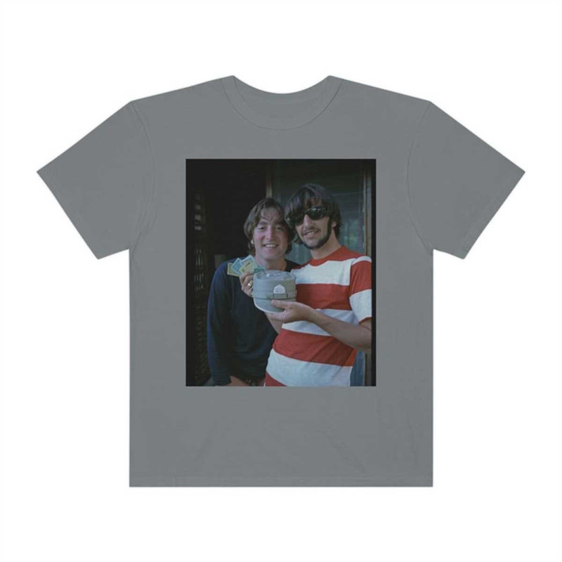 MR-1652023114924-vintage-style-the-beatles-tshirt-image-1.jpg