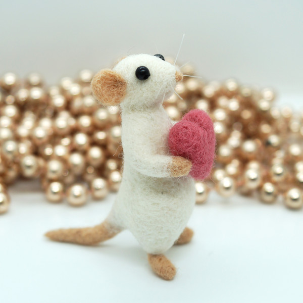 needle-felted-baby-mouse