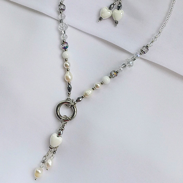 White-Heart-shaped-earrinhs-and-necklace.jpg