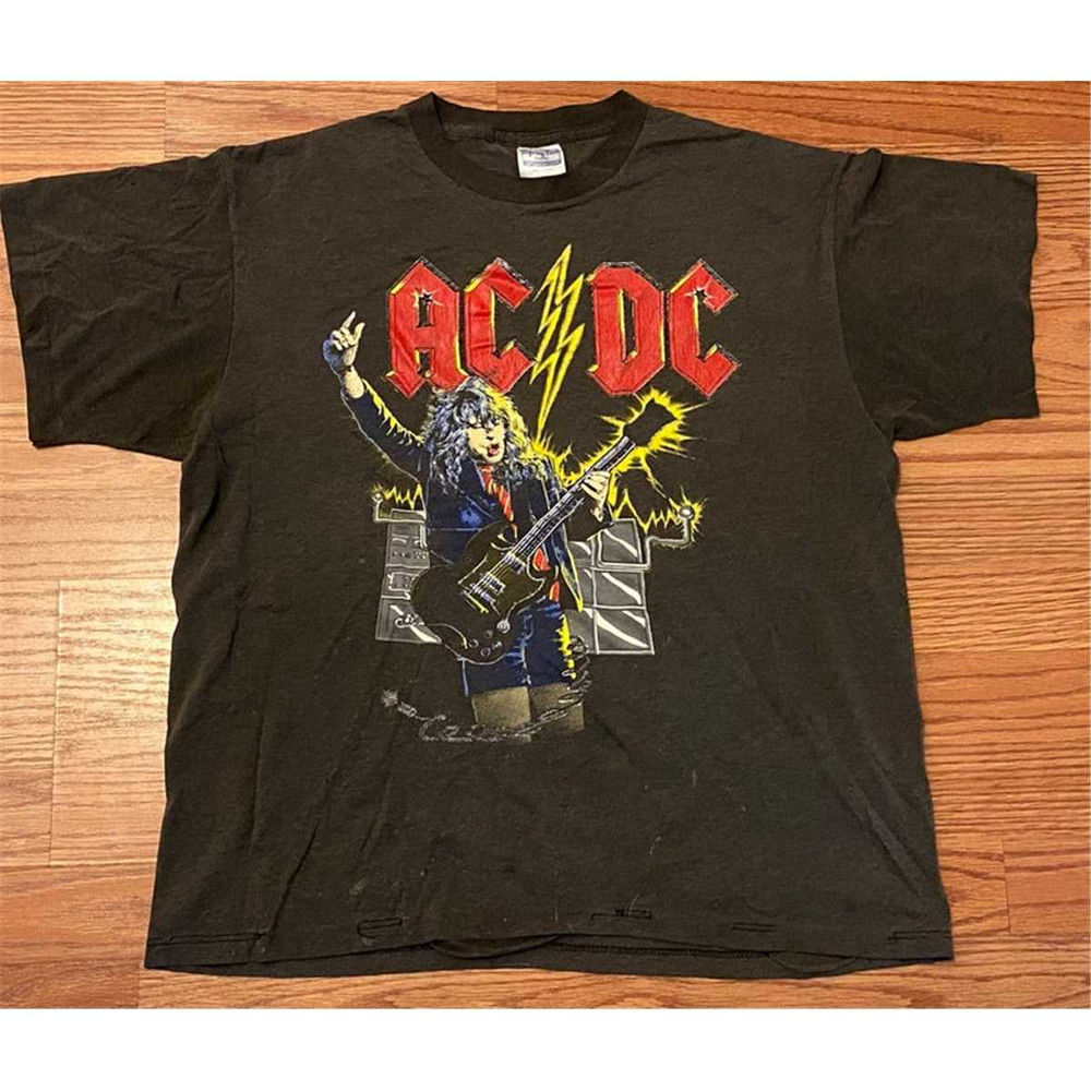 MR-1752023184911-vintage-acdc-who-made-who-tour-t-shirt-image-1.jpg