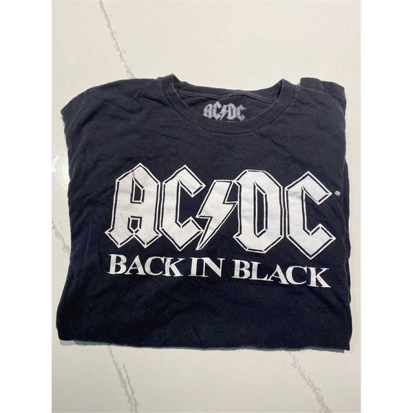 AC/DC - Back in Black T-shirt - Inspire Uplift