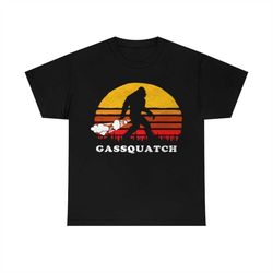retro gassquatch bigfoot squatchy sasquatch t-shirt
