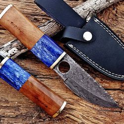 custom hand made damascus steel self defence hunting knife with wood handle