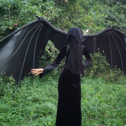 large black dragon, bat wings with horns for cosplay costume, vampire, monster wings, halloween outfit/horror accessory