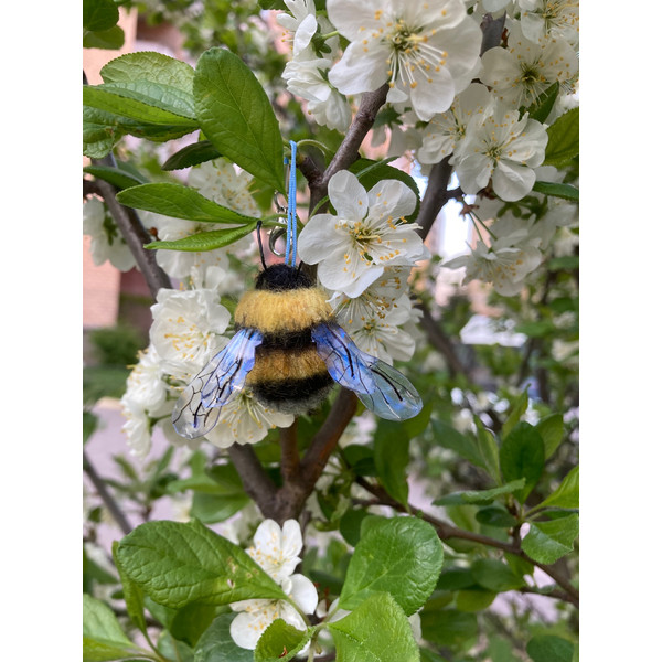 Wool-Bumblebee-3d-car-keychain-Handmade-needle-felted-realistic-bee-bag-charm 4