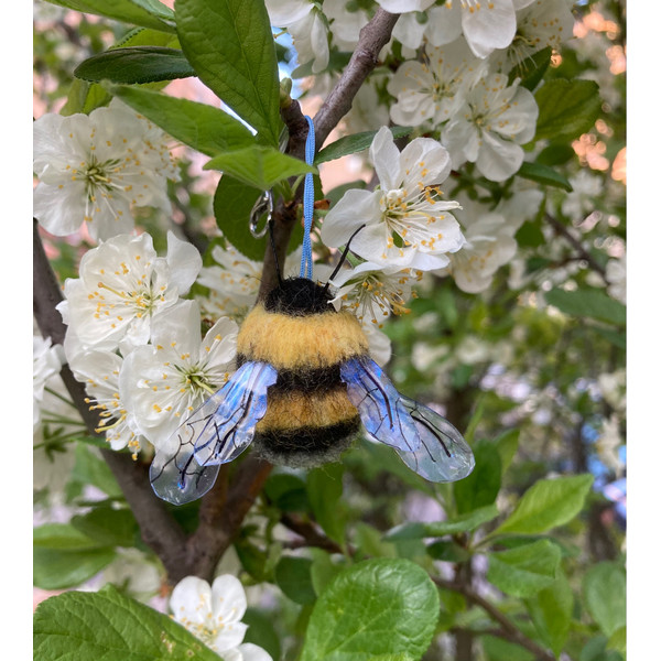 Wool-Bumblebee-3d-car-keychain-Handmade-needle-felted-realistic-bee-bag-charm 2