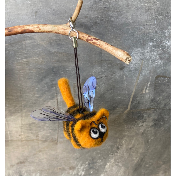 Cat-bee-with-wings-3d-keychain-Handmade-needle-felted-cute-bag-charm 3