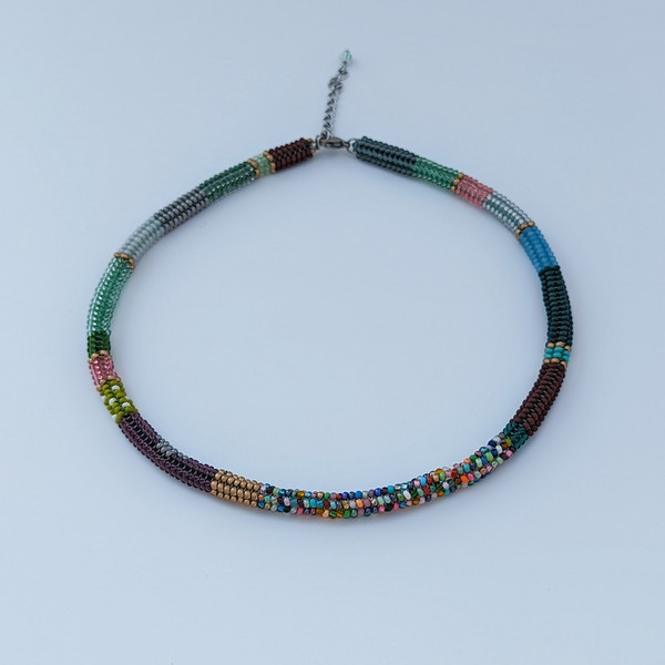 Handmade-beaded-choker-necklace-ORIGINAL-01.jpeg