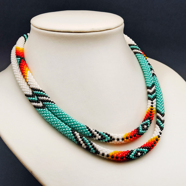 Versatile beaded lanyard that can transform into a necklace