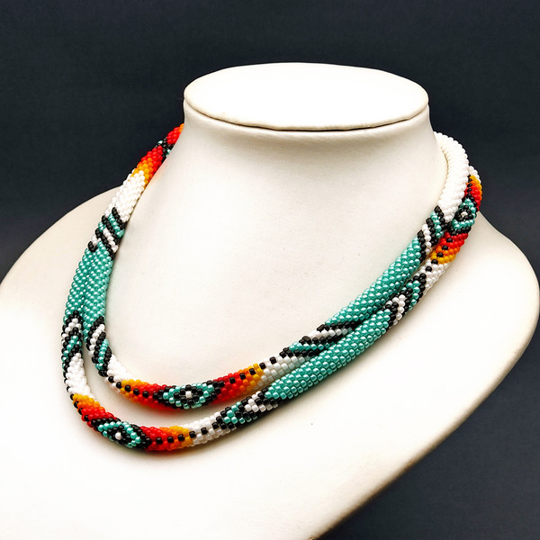 Versatile beaded lanyard that can transform into a necklace
