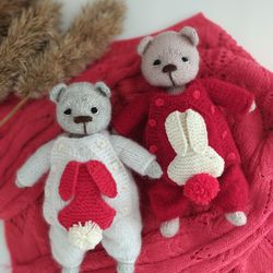 Christmas teddy bear knitting pattern. Knitted Animal Pattern. Animal knitted doll