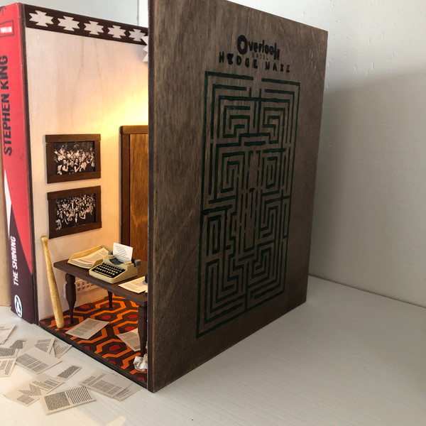 Shining-book-nook-Bookshelf-diorama-with-redrum-door-Miniature-library-king-decor-80s-cult-horror-Personalized-gift-7.JPG