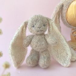 newborn photo prop set: bunny toy and bonnet