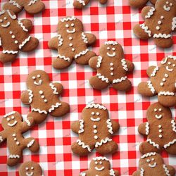 gingerbread men 21 seamless tileable repeating pattern