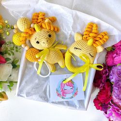 Baby gift box unicorn yellow. Baby rattle unicorn, stroller toy. Gift set for newborns. Crochet baby unicorn. Baby set