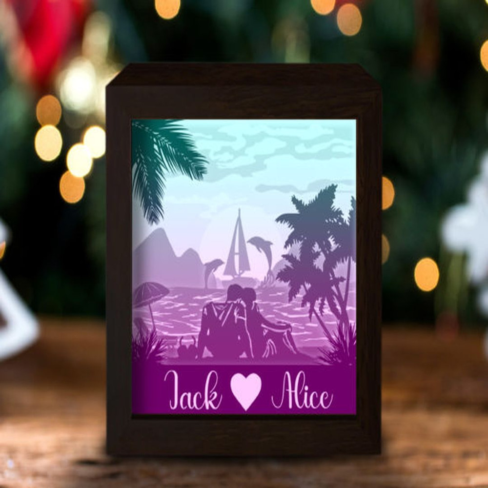 1080x1080_ Couple-on-the-Beach-Paper-Cut-Light-Box-Graphics-26370322-1-1-580x441.jpg