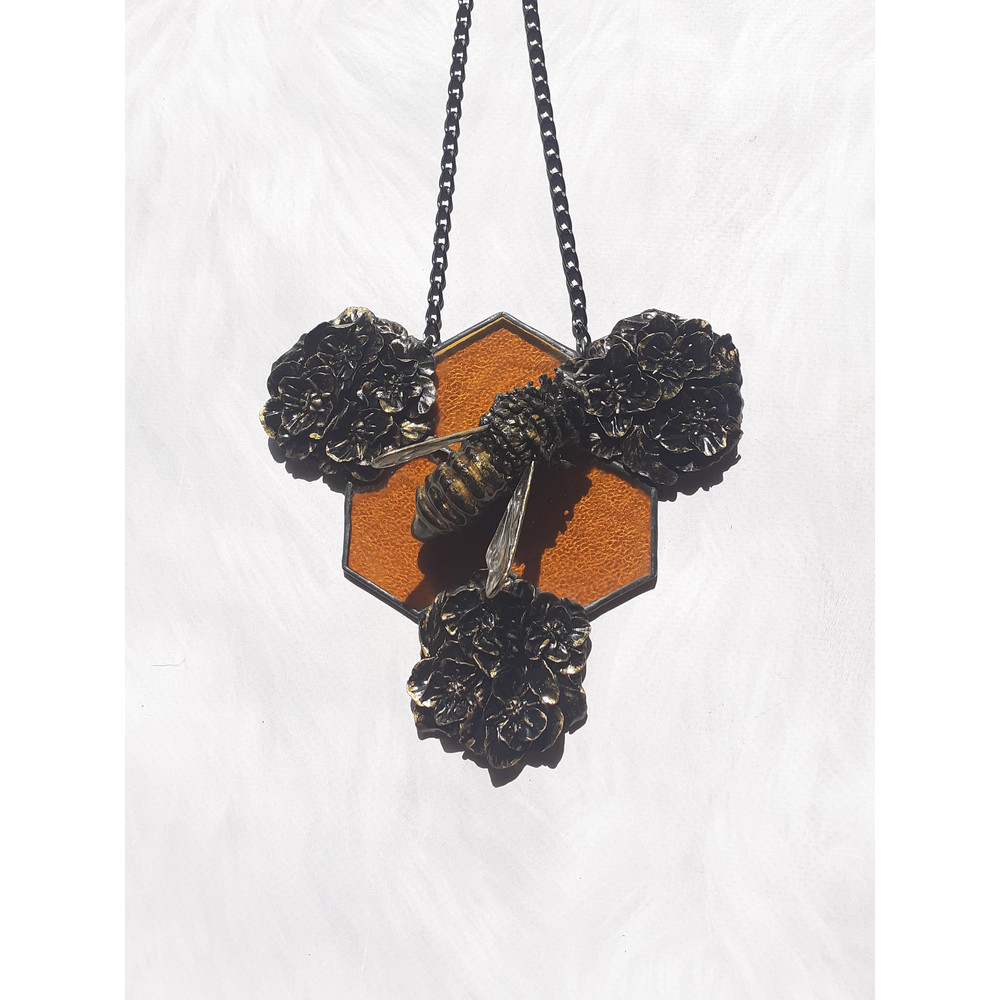 Stained Glass Bee Suncatcher Honeybee Stained Glass Plant Polymer Clay Honeycomb Decoration Lily Flower Ornament 7