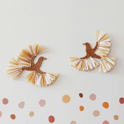 Wicker wall birds with raffia for childrens room decor