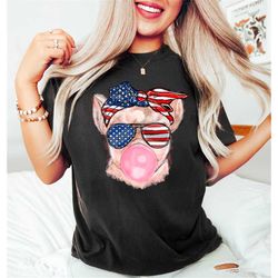 retro comfort patriotic pig shirt, bubble gum 4th of july pig shirt, pig sunglasses, pig bubblegum bandana, 4th of july