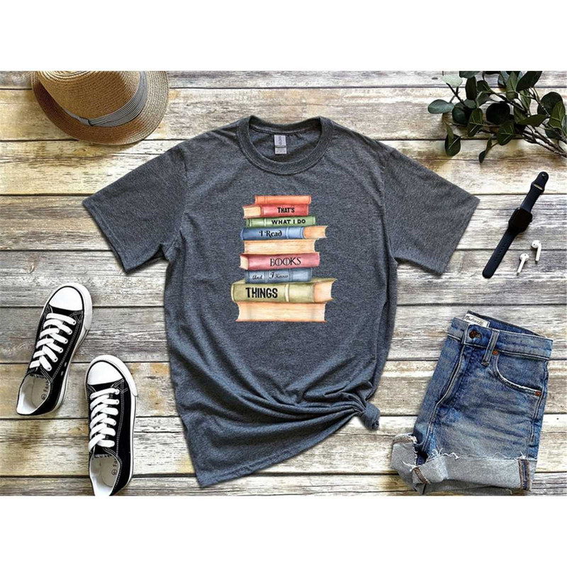 MR-3052023132038-thats-what-i-do-i-read-books-and-i-know-things-shirt-image-1.jpg