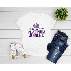 queen elizabeth ii platinum jubilee 1952-2022 celibration shirt, the queen of england shirt, union jack queen's, the que