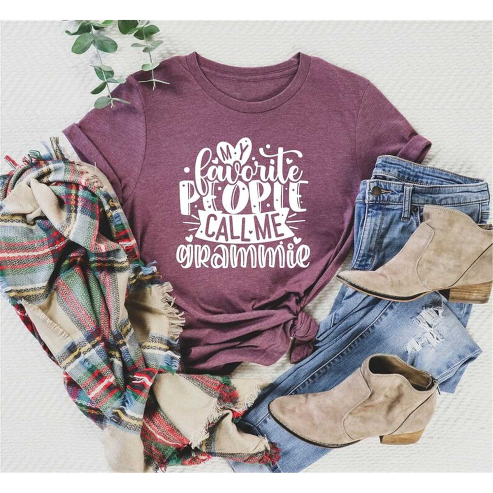MR-315202315212-my-favorite-people-call-me-grammie-shirtcute-shirt-for-image-1.jpg
