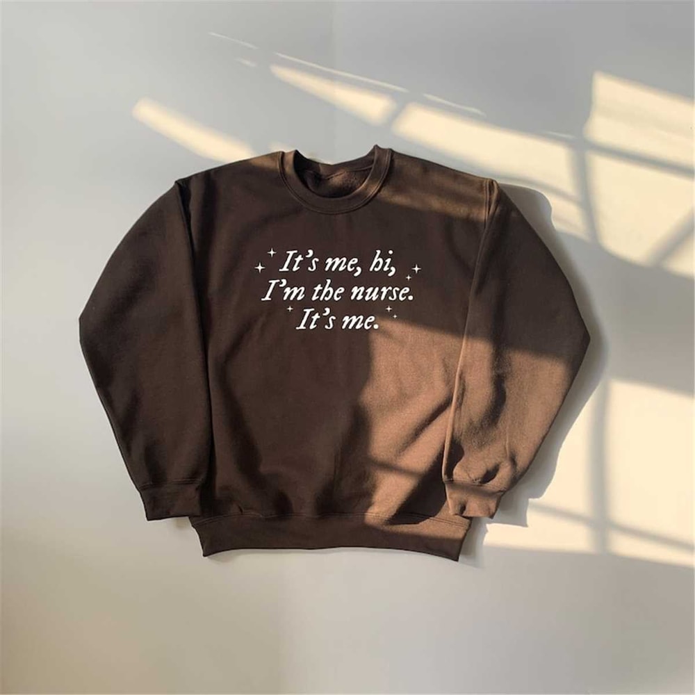 MR-16202393650-its-me-hi-im-the-nurse-shirt-funny-nurse-image-1.jpg
